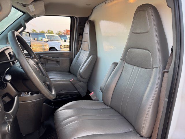 Used 2018 GMC Savana 3500 Extended w/ Power Convenience Package RWD image 14