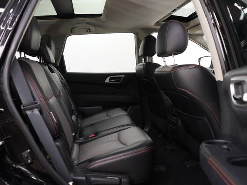 Used 2019 Nissan Pathfinder SL AWD/4WD image 12