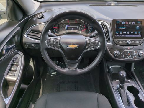 Used 2018 Chevrolet Malibu LT FWD image 15