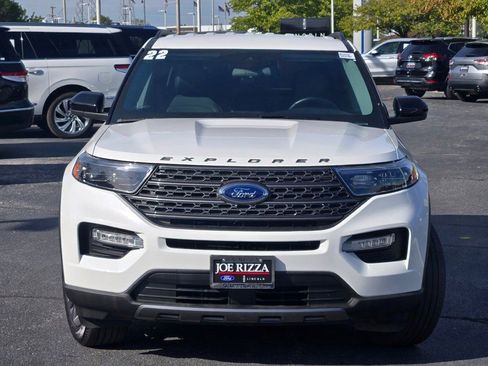 Used 2022 Ford Explorer XLT w/ Equipment Group 202A image 2