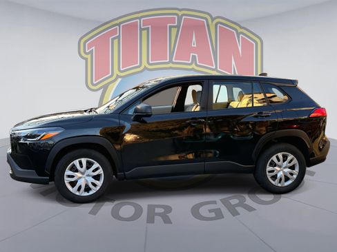 Certified 2024 Toyota Corolla Cross L image 2