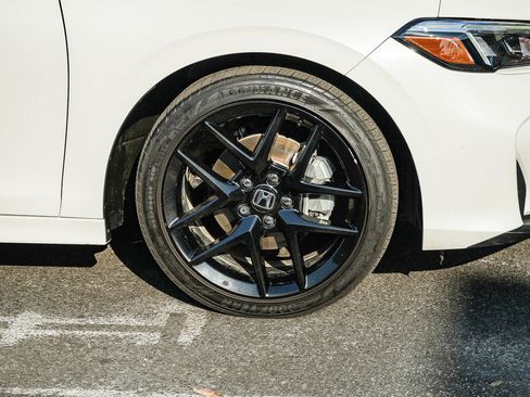 Used 2025 Honda Civic Sport image 9