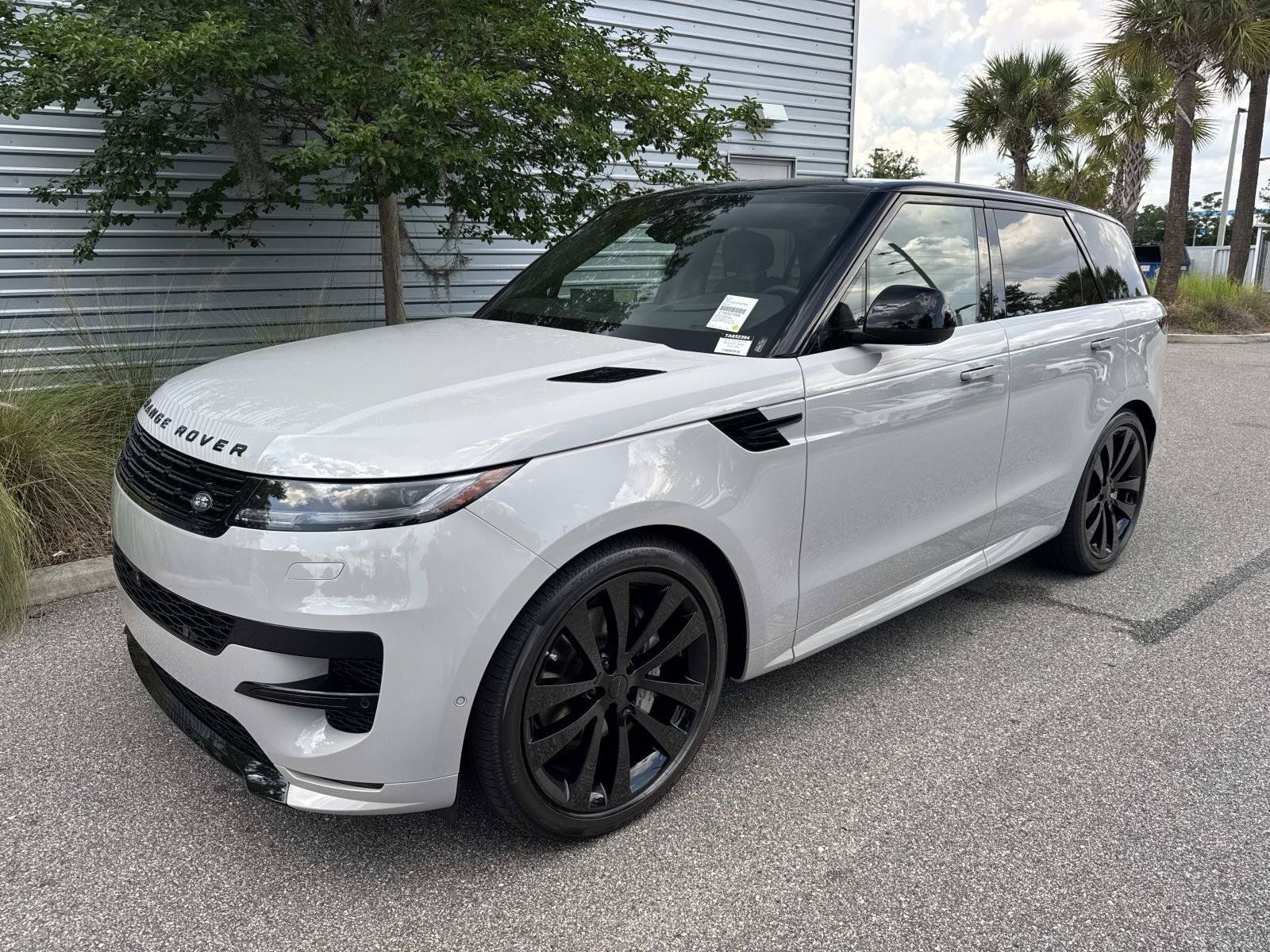 New 2026 Land Rover Range Rover Sport Dynamic SE AWD/4WD image 1