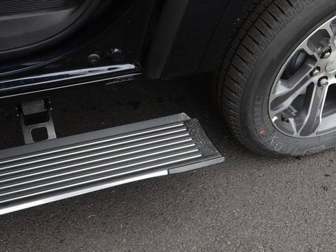 New 2024 Jeep Grand Wagoneer L Base w/ Convenience Group III image 22