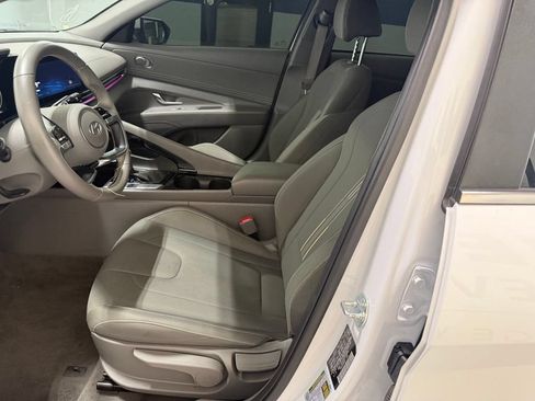 Used 2025 Hyundai Elantra SEL FWD image 13