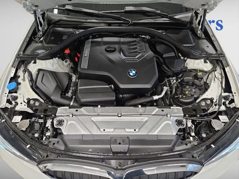 Used 2022 BMW 330i xDrive Sedan w/ Driving Assistance Package image 8