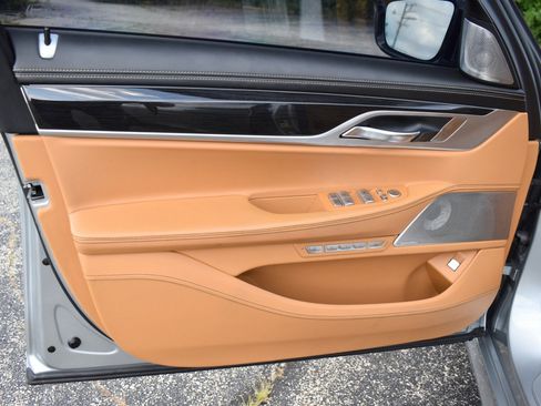 Used 2018 BMW M760i xDrive AWD/4WD image 23