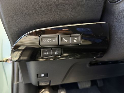 Used 2019 Toyota Prius XLE w/ Advanced Technology Package FWD image 14