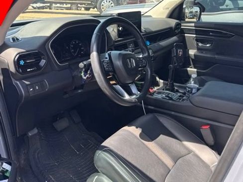 Used 2025 Honda Pilot Touring image 8