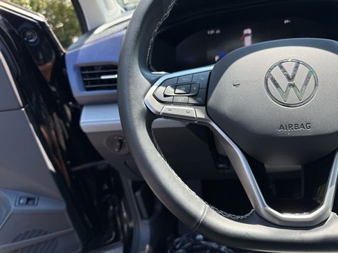 Used 2024 Volkswagen Taos SE AWD/4WD image 46