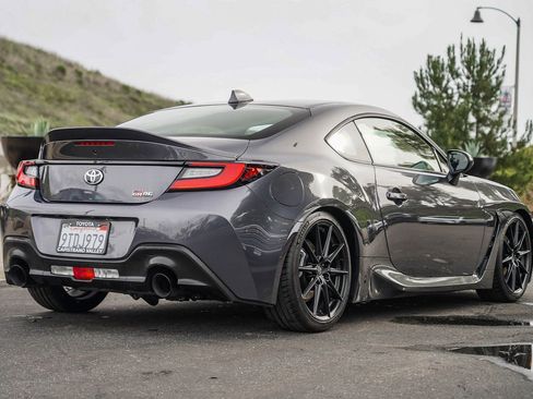 Used 2025 Toyota GR86 Premium w/ ALL Weather Mat Package (TMS) image 6