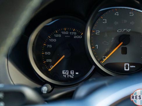 Used 2016 Porsche Cayman GT4 RWD image 40