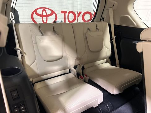 Used 2023 Lexus GX 460 Premium w/ Premium Plus Package image 19