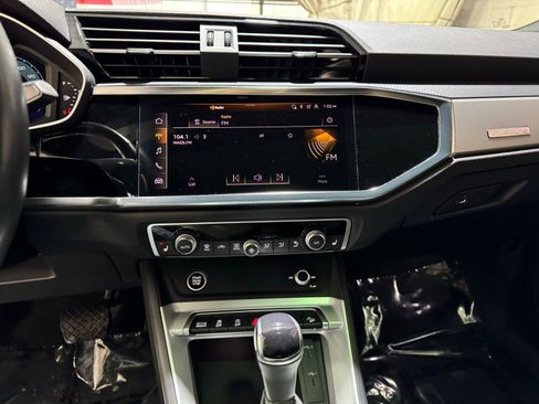 Used 2023 Audi Q3 2.0T Premium image 21