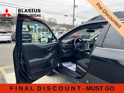 Used 2023 Subaru Outback Premium AWD/4WD image 12