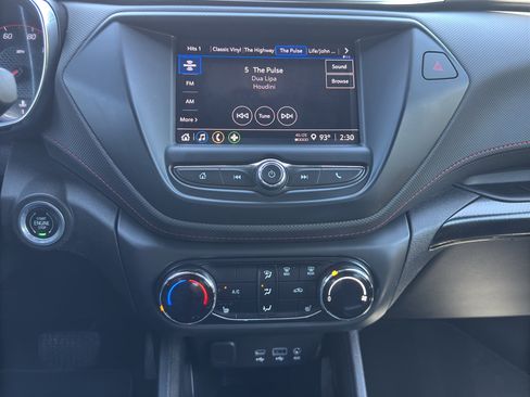 Used 2022 Chevrolet TrailBlazer RS AWD/4WD image 25