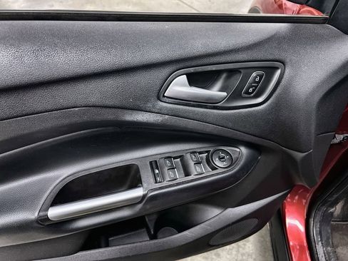 Used 2019 Ford Escape SE FWD image 15