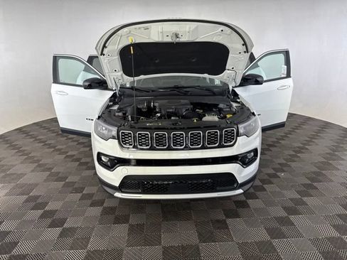 Used 2025 Jeep Compass Limited AWD/4WD image 15