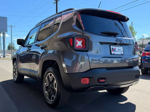 Used 2016 Jeep Renegade Trailhawk AWD/4WD image 8