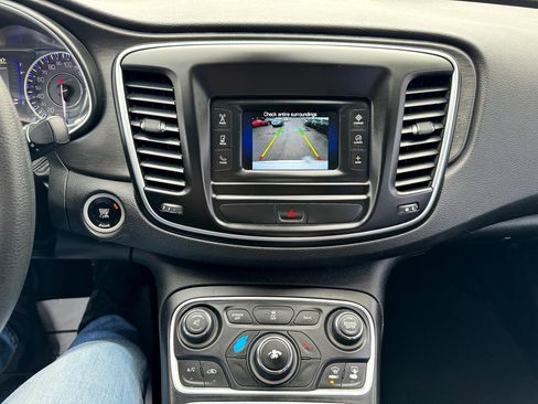 Used 2016 Chrysler 200 Limited image 14