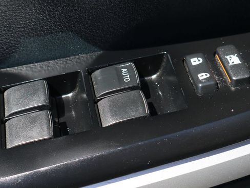 Used 2017 Toyota Tundra SR5 RWD image 16