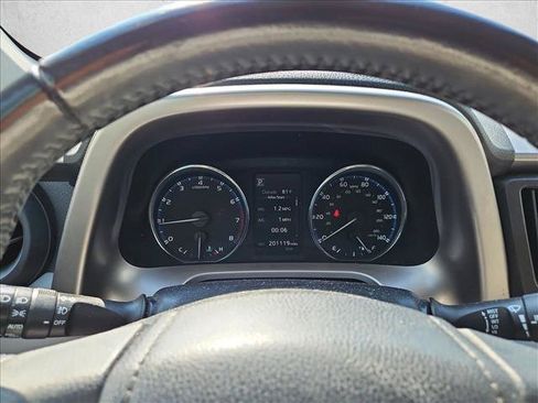 Used 2018 Toyota RAV4 Limited FWD image 10