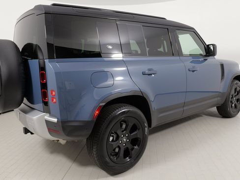 Used 2024 Land Rover Defender 110 S image 29