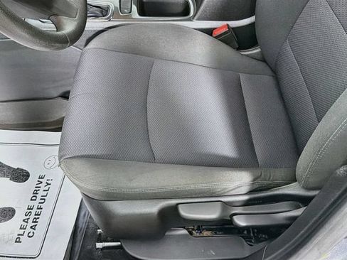 Used 2019 Chevrolet Cruze LT FWD image 18