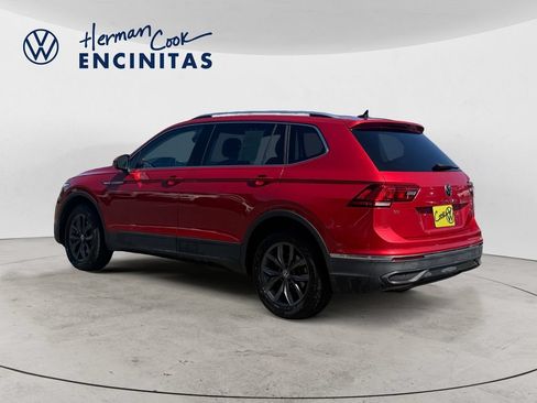 Certified 2022 Volkswagen Tiguan SE FWD image 3