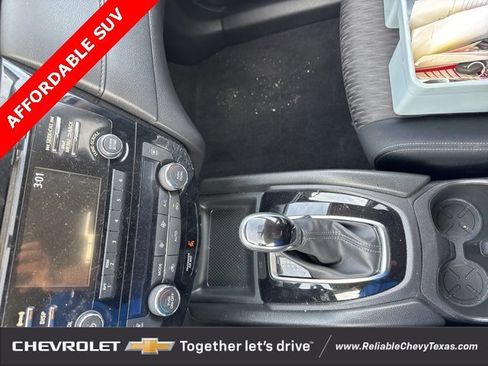Used 2017 Nissan Rogue SV image 29