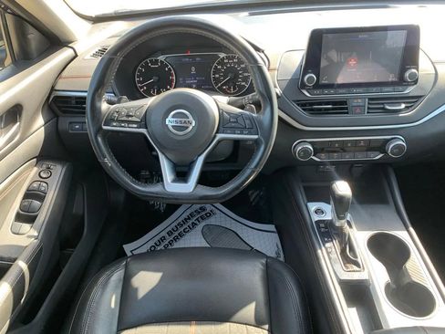 Used 2022 Nissan Altima 2.5 SR FWD image 11