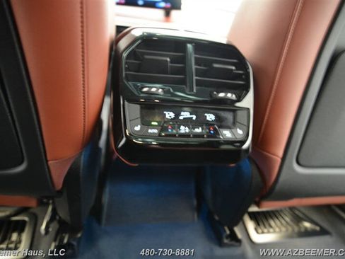 Used 2023 BMW iX xDrive50 w/ Premium Package AWD/4WD image 25