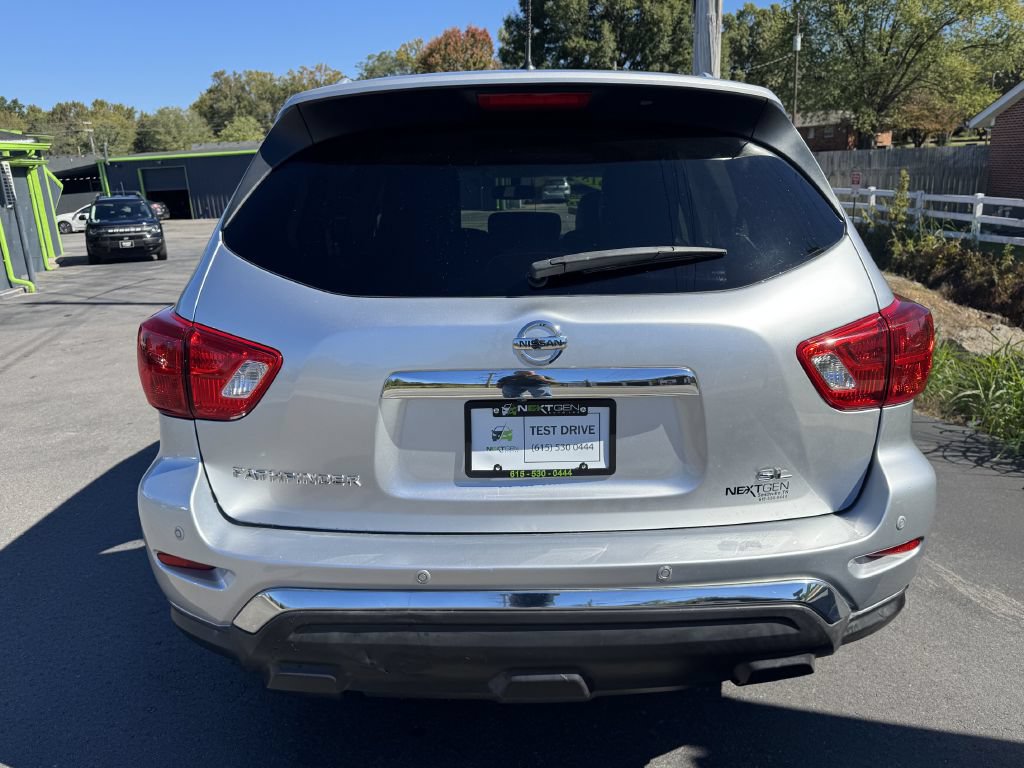Used 2018 Nissan Pathfinder SL FWD image 5