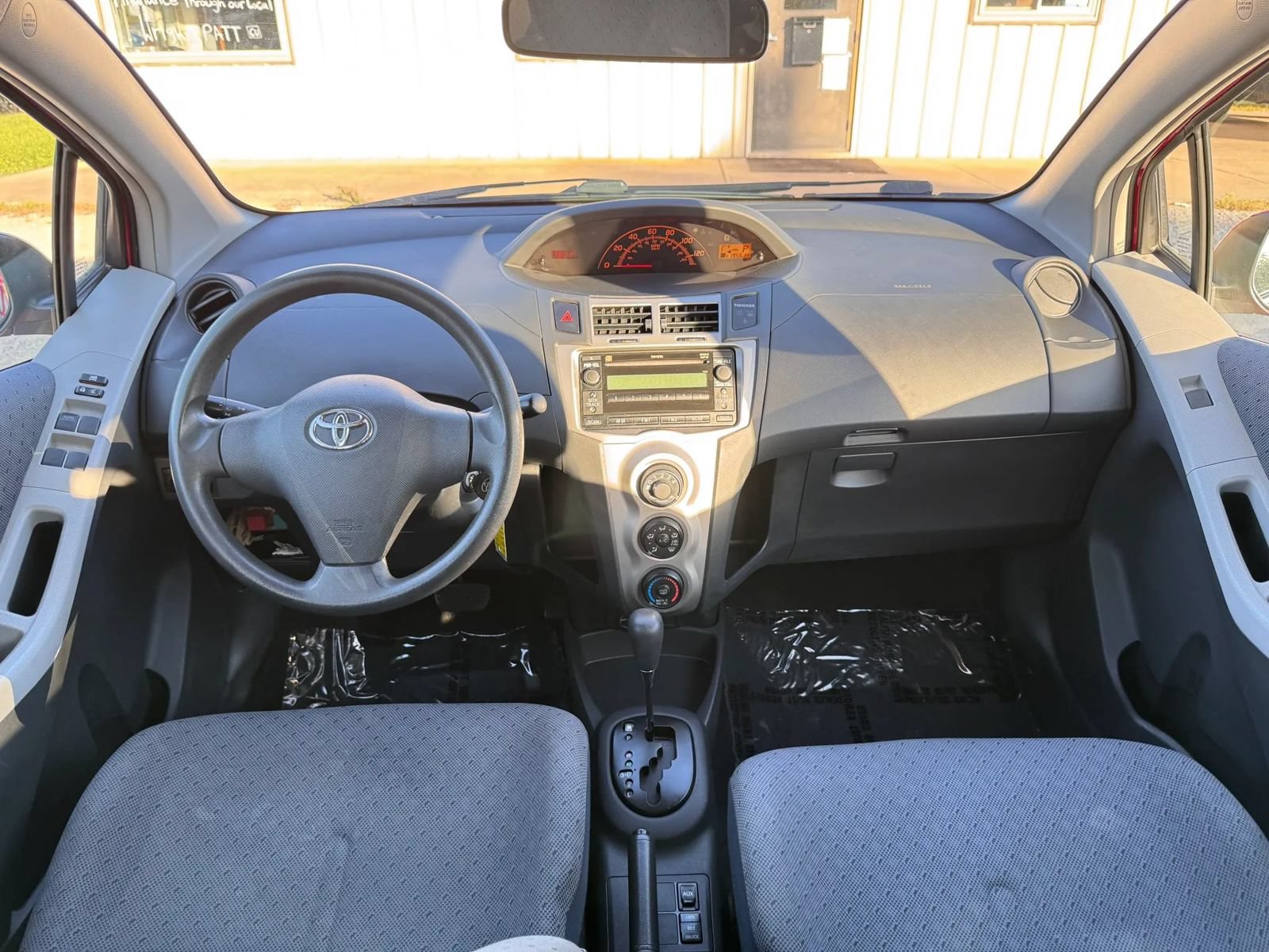 Used 2010 Toyota Yaris 4-Door Hatchback w/ PWR Pkg w/Steel Wheels FWD image 2