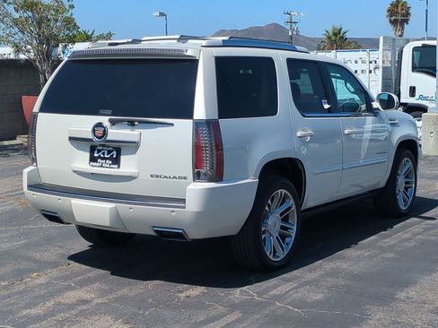 Used 2014 Cadillac Escalade Premium AWD/4WD image 6