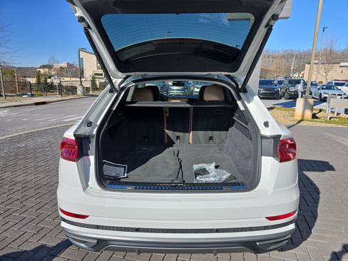 Used 2023 Audi Q8 Premium Plus image 6