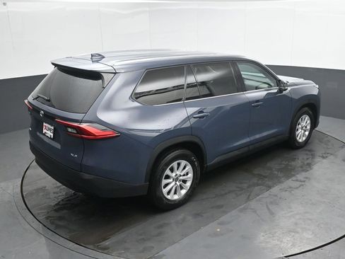 Used 2024 Toyota Grand Highlander XLE image 37