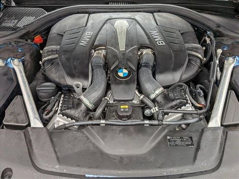 Used 2019 BMW 750i xDrive w/ Executive Package image 27