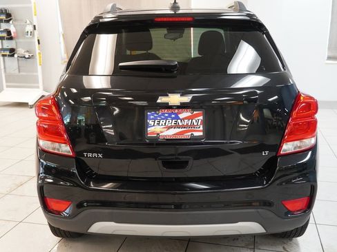 Used 2018 Chevrolet Trax LT w/ LT Convenience Package FWD image 10