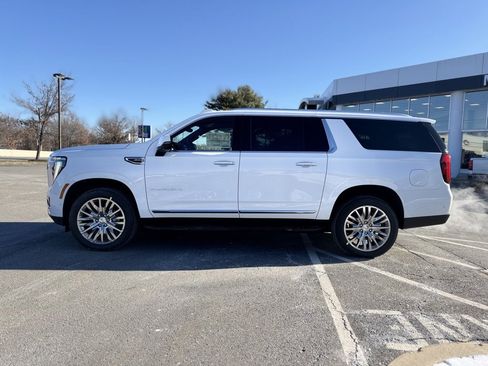 New 2026 GMC Yukon XL Elevation w/ Elevation Premium Package image 3