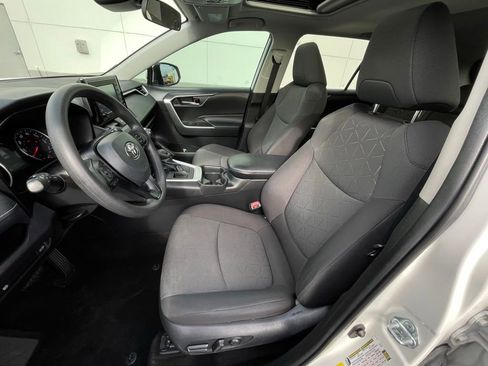 Used 2021 Toyota RAV4 XLE image 25