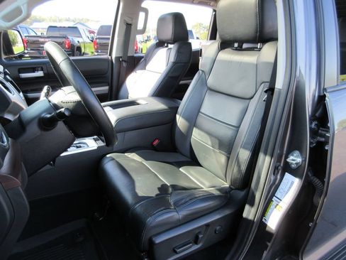Used 2020 Toyota Tundra Limited w/ Limited Premium Package AWD/4WD image 23