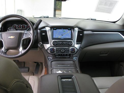 Used 2019 Chevrolet Tahoe Premier RWD image 32
