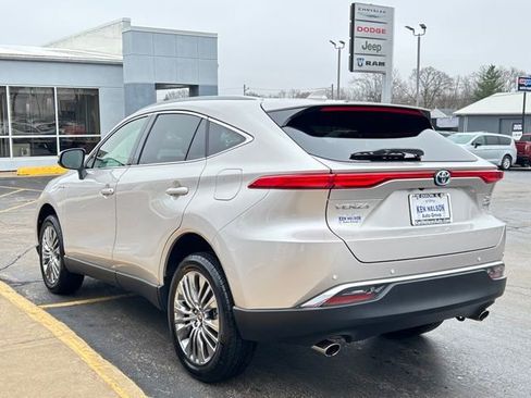 Used 2021 Toyota Venza XLE w/ Softex Package image 8