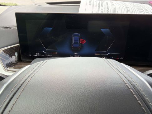 Used 2025 BMW X7 xDrive40i AWD/4WD image 25