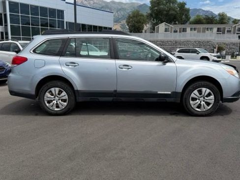 Used 2012 Subaru Outback 2.5i AWD/4WD image 2