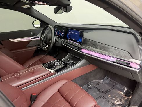 Used 2023 BMW 740i RWD image 31