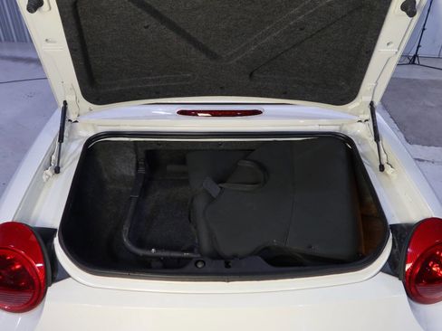 Used 2003 Ford Thunderbird image 26