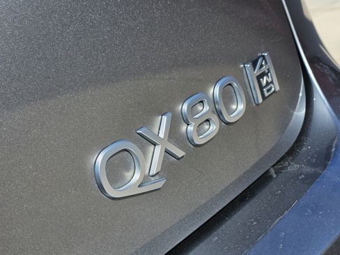 Used 2025 INFINITI QX80 Sensory image 9