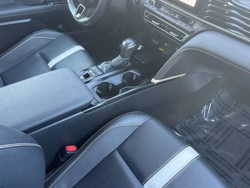 Used 2025 Toyota Camry SE image 17